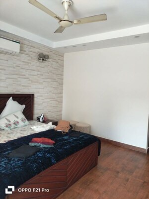 Bedroom in 3 BHK Builder Floor at Smart World Orchard, Sector 61 – for Sale