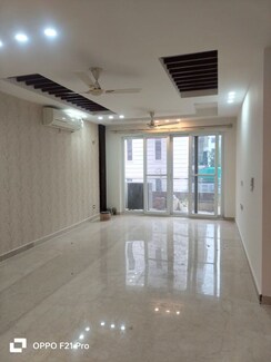 3 BHK + Pooja Room,Servant Room,Study Room,Extra Room,Basement,Store Room Builder Floor For Sale in Smart World Orchard