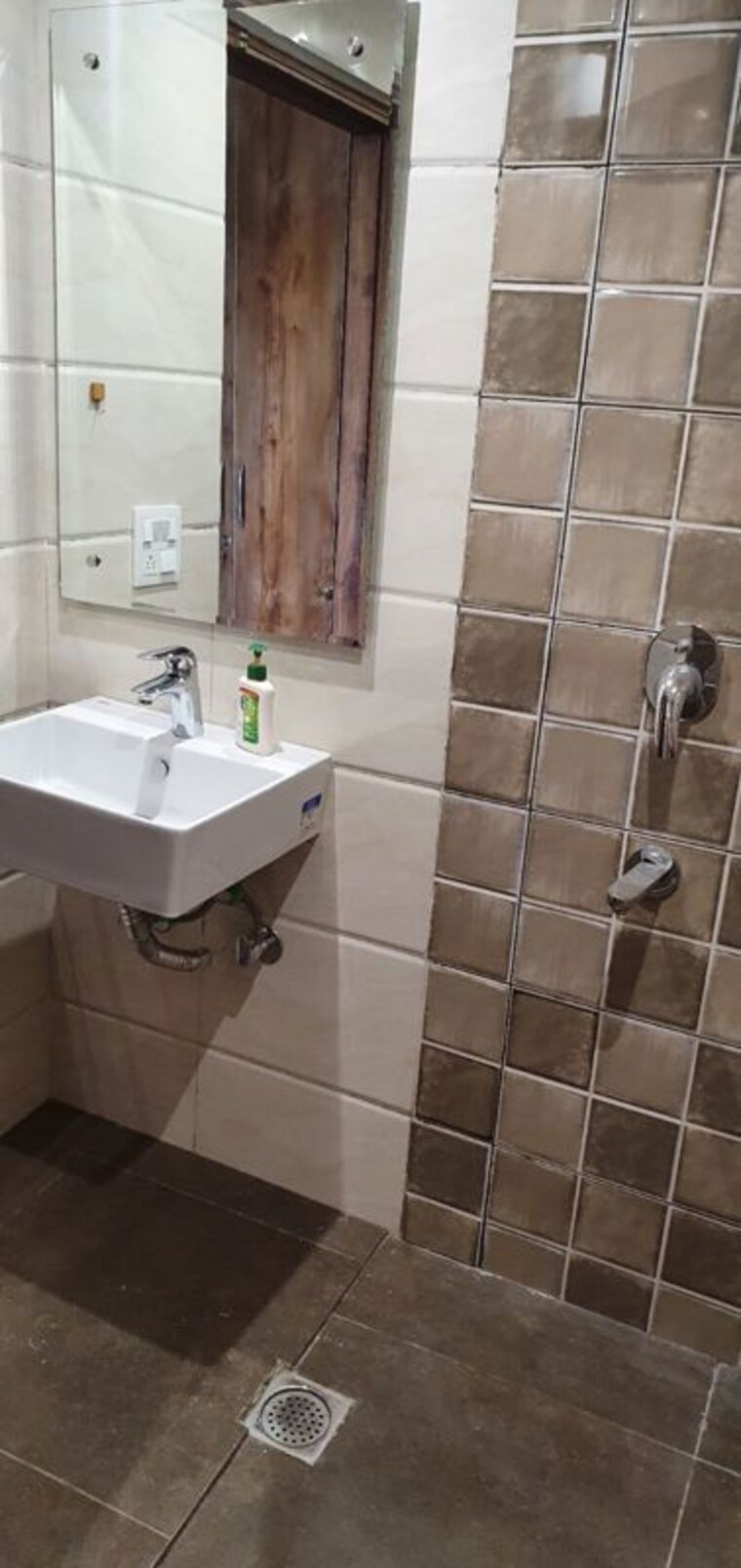 Bathroom, unitech-the-residences-gurgaon 2 Bedroom 1149 Sq.Ft. Apartment In Sector 33 Gurgaon 10356982