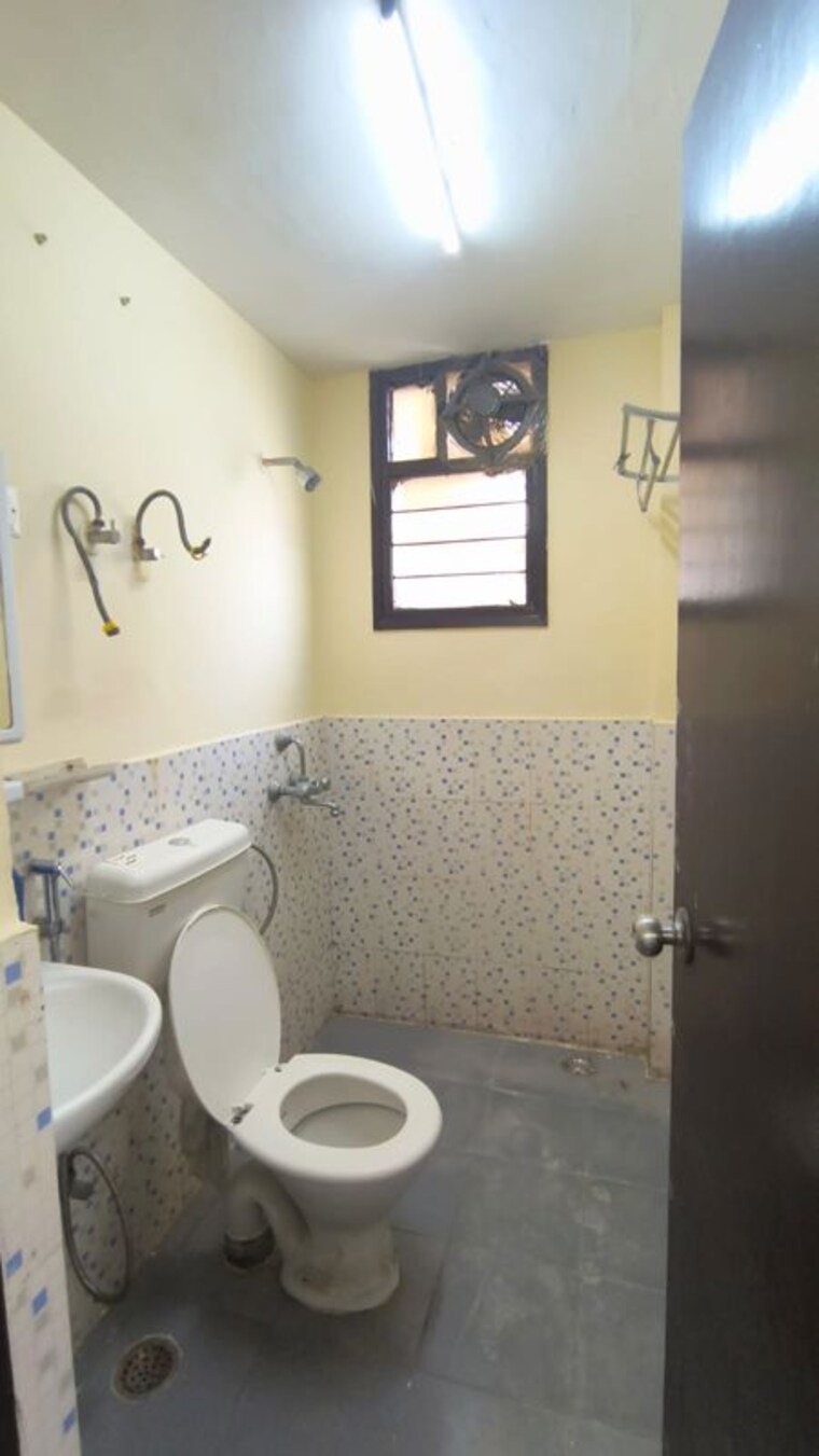 Bathroom, apex-our-homes 2 Bedroom 750 Sq.Ft. Apartment In Sector 37c Gurgaon 10357038