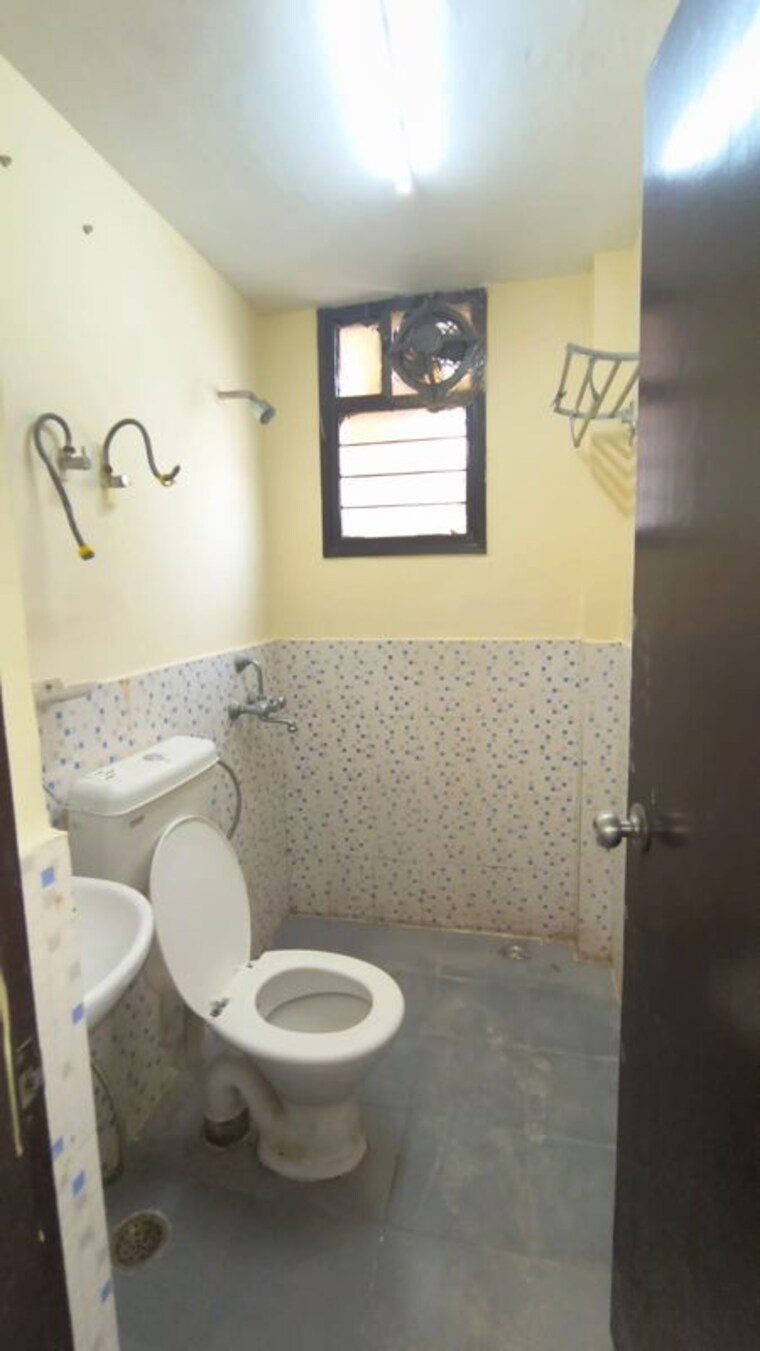 Bathroom, apex-our-homes 2 Bedroom 750 Sq.Ft. Apartment In Sector 37c Gurgaon 10357038