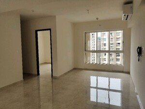 Room in 4 BHK Apartment at Lodha Amara, Kolshet Road – for Rent