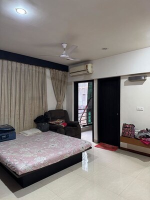 Bedroom in 3 BHK Apartment at Ambawadi – for Rent
