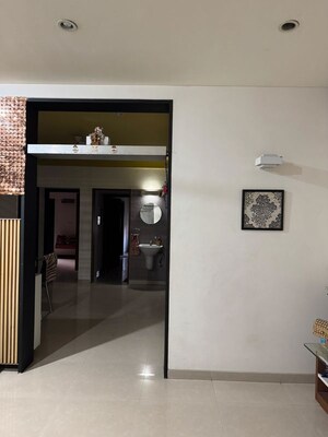 Room in 3 BHK Apartment at Ambawadi – for Rent