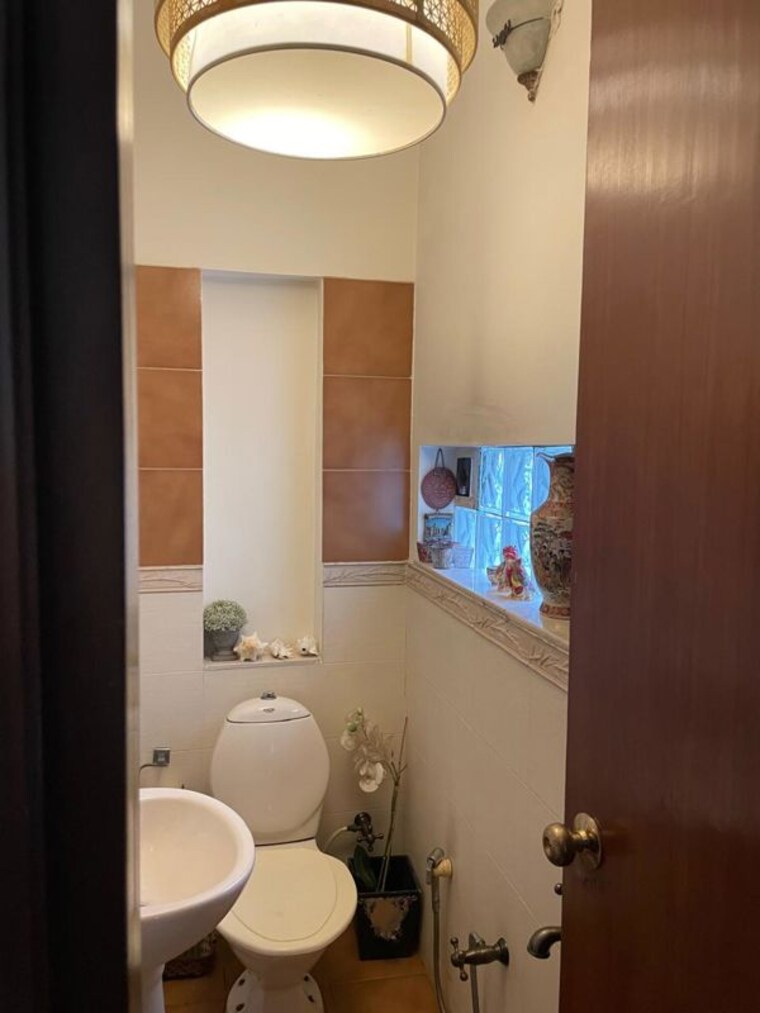 Bathroom, shapoorji-pallonji-joyville-gurgaon 3 Bedroom 1852 Sq.Ft. Apartment In Sector 102 Gurgaon 10357094