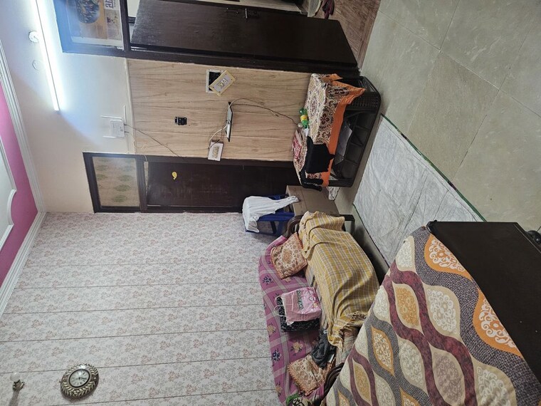  Parking, laxman vihar 1 Bedroom 60 Sq.Yd. Independent House In Laxman Vihar Gurgaon 10357162