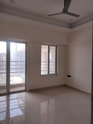 Room in 4 BHK Apartment at Indiabulls Sky Forest, Lower Parel – for Rent