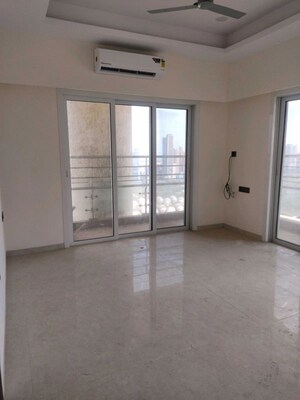 Room in 4 BHK Apartment at Indiabulls Sky Forest, Lower Parel – for Rent