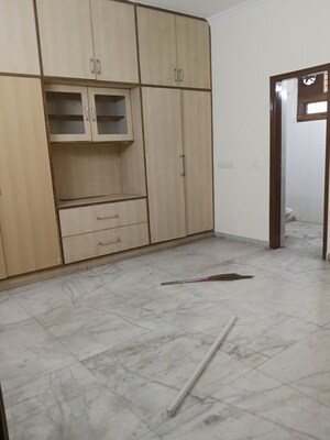 Room in 3 BHK Builder Floor at Ansal Plaza Sector-23, Sector 23 – for Rent