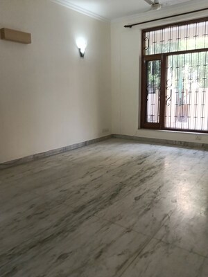 Room in 3 BHK Builder Floor at Ansal Plaza Sector-23, Sector 23 – for Rent