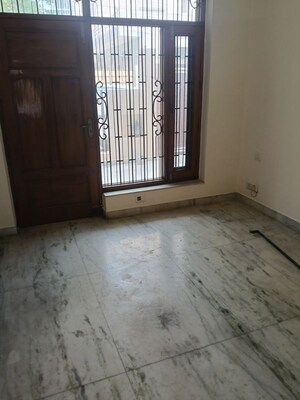 Room in 3 BHK Builder Floor at Ansal Plaza Sector-23, Sector 23 – for Rent
