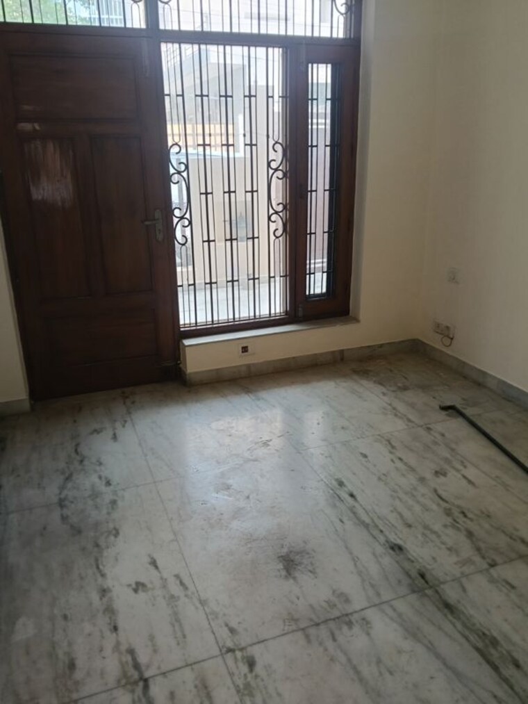 Room, ansal-plaza-sector-23 3 Bedroom 2200 Sq.Ft. Builder Floor In Sector 23 Gurgaon 10357229