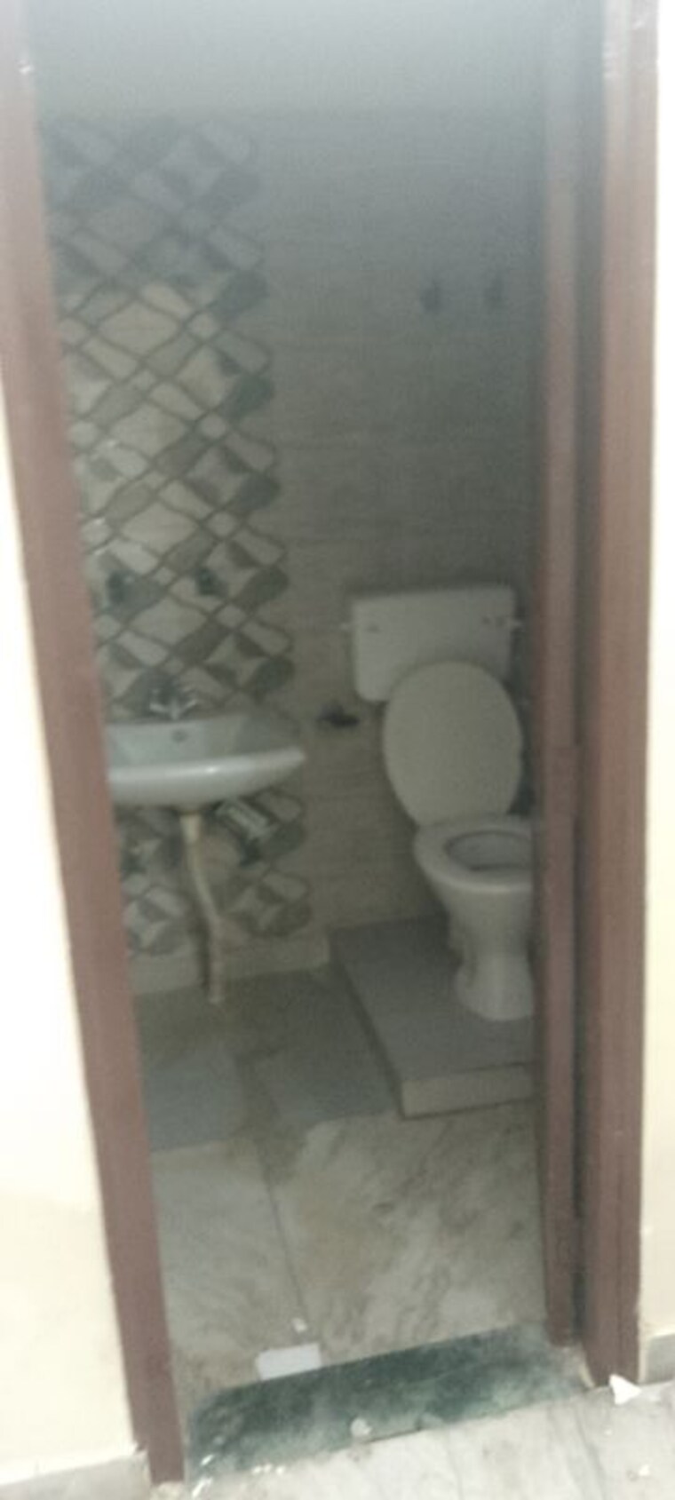 Bathroom, sector 31 3.5 Bedroom 250 Sq.Ft. Builder Floor In Sector 31 Faridabad 10357217