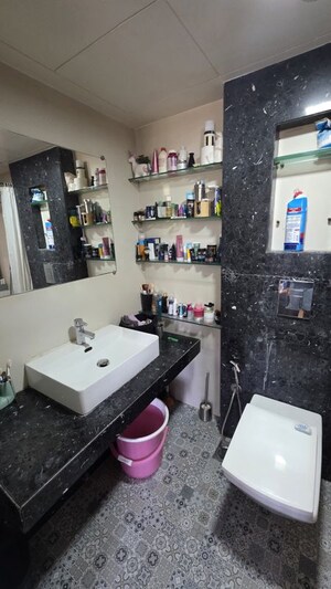 Team Area in 1 BHK Apartment at Sheth Creators Vasant Oasis Lillium Bldg 16, Andheri East – for Rent