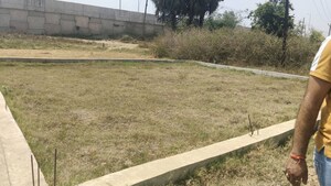  Plot For Sale in Kita Chauhattar East