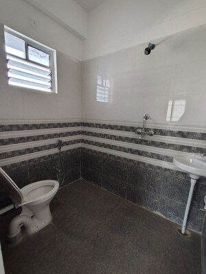Bathroom in 3 BHK Apartment at Bariatu – for Sale