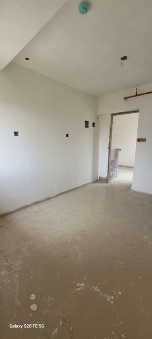 Room in 1 BHK Apartment at Lodha Amara, Kolshet Road – for Rent