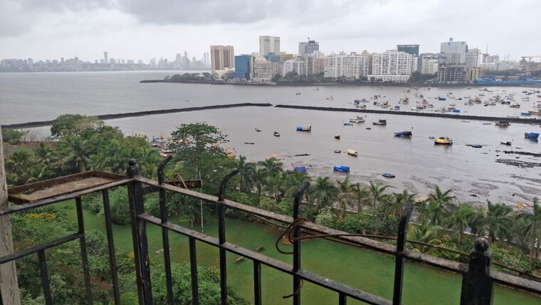 Balcony, cuffe parade 2 Bedroom 1000 Sq.Ft. Apartment In Cuffe Parade Mumbai 10357339