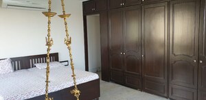Bathroom in 2 BHK Apartment at Cuffe Parade – for Rent