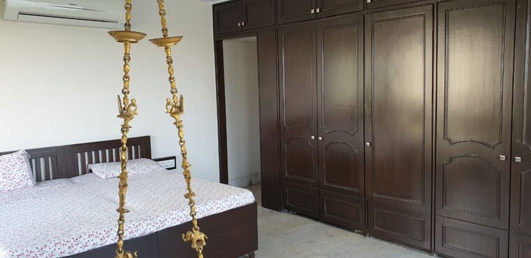 Bathroom, cuffe parade 2 Bedroom 1000 Sq.Ft. Apartment In Cuffe Parade Mumbai 10357339