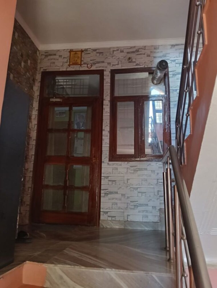 undefined, sector 37 5 Bedroom 100 Sq.Yd. Independent House In Sector 37 Gurgaon 10357406