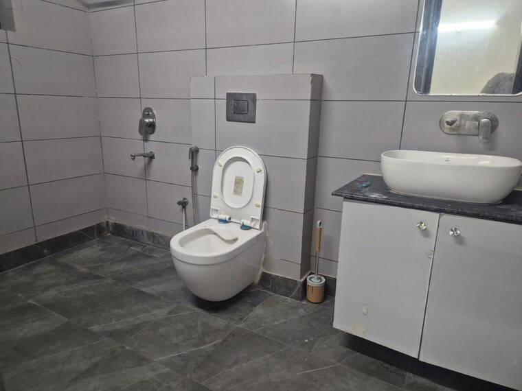 Bathroom, sector 41 3 Bedroom 1800 Sq.Ft. Independent House In Sector 41 Noida 10357454