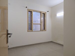 Room in 2 BHK Apartment at Mahindra Aura, Sector 110a – for Rent