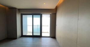 Room in 3 BHK Apartment at Lodha World Crest, Worli – for Rent