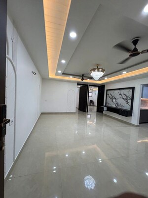 Room in 3 BHK Apartment at Saket – for Rent