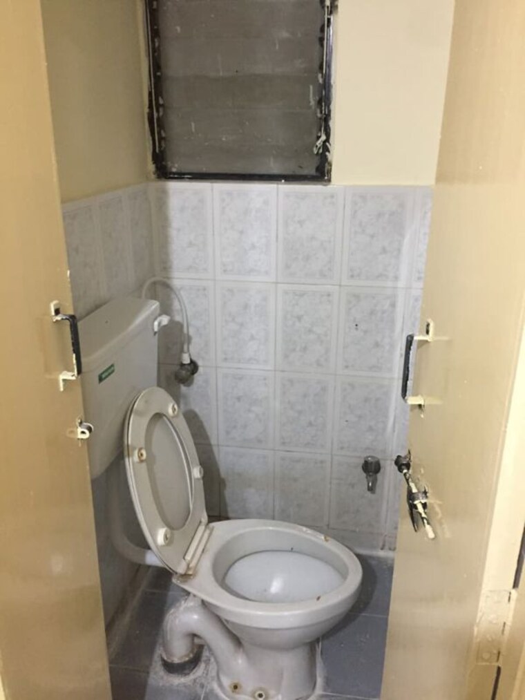 Bathroom, bramha-aangan 1 Bedroom 600 Sq.Ft. Apartment In Salunkhe Vihar Society Pune 10357611