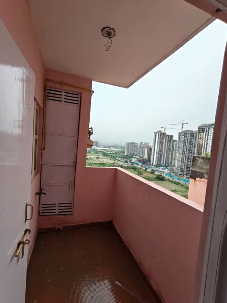 Balcony, upavp-ganga-yamuna-and-hindon-enclave 1 Bedroom 655 Sq.Ft. Apartment In Pratap Vihar Ghaziabad 10357604