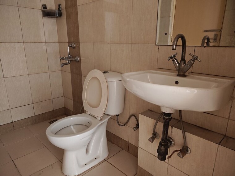 Bathroom, mahindra-aura 3 Bedroom 1407 Sq.Ft. Apartment In Sector 110a Gurgaon 10357599