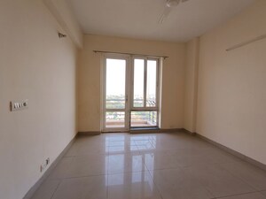 Room in 3 BHK Apartment at Mahindra Aura, Sector 110a – for Rent