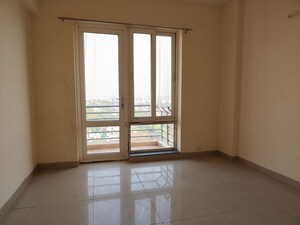 Room in 3 BHK Apartment at Mahindra Aura, Sector 110a – for Rent
