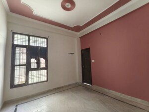 Room in 3 BHK Apartment at Aiman House, Mahanagar – for Rent