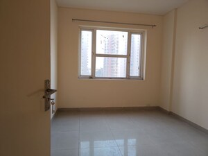 Room in 3 BHK Apartment at Mahindra Aura, Sector 110a – for Rent