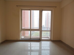 Room in 3 BHK Apartment at Mahindra Aura, Sector 110a – for Rent
