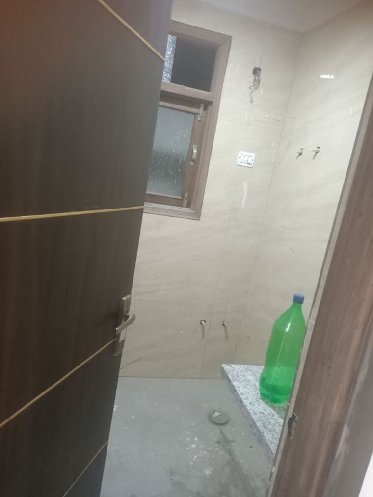 Bathroom, tughlakabad extension 2 Bedroom 630 Sq.Ft. Builder Floor In Tughlakabad Extension Delhi 10357679