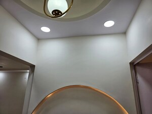 Furnished Amenities in 4 BHK Apartment at Satluj Apartments Gomti Nagar, Gomti Nagar – for Rent