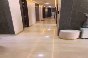 Room in 4 BHK Apartment at Lodha Marquise, Worli – for Rent