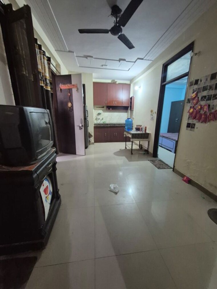  Parking, mayur vihar 2.5 Bedroom 550 Sq.Ft. Builder Floor In Mayur Vihar Delhi 10357723