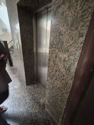 Bathroom in 2.5 BHK Builder Floor at Mayur Vihar – for Sale
