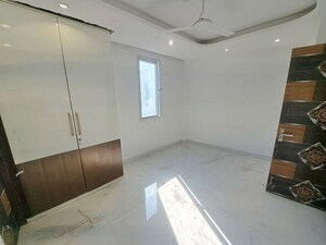 Bedroom in 3 BHK Builder Floor at Safdarjung Enclave – for Sale