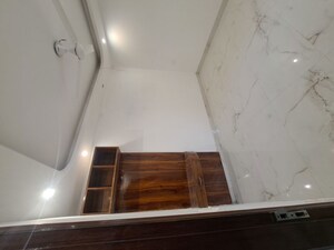 Furnished Amenities in 3 BHK Builder Floor at Safdarjung Enclave – for Sale