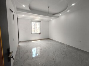 Room in 4 BHK Builder Floor at Hajipur – for Sale