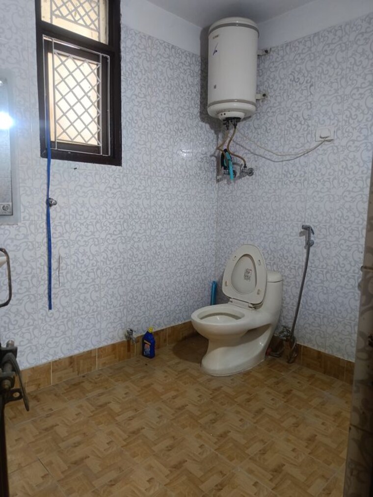 Bathroom, ss-southend-elite 3 Bedroom 1450 Sq.Ft. Builder Floor In Sector 49 Gurgaon 10357751