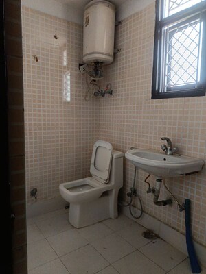 Bathroom in 3 BHK Builder Floor at SS Southend Elite, Sector 49 – for Rent