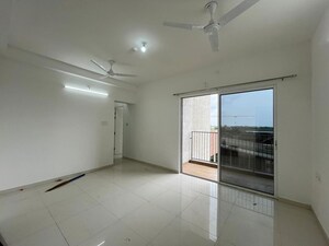 Room in 2 BHK Apartment at Godrej Boulevard, Manjari – for Rent