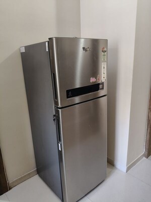 Furnished Amenities in 2 BHK Apartment at Lodha Amara, Kolshet Road – for Rent
