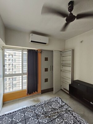 Bedroom in 2 BHK Apartment at Lodha Amara, Kolshet Road – for Rent